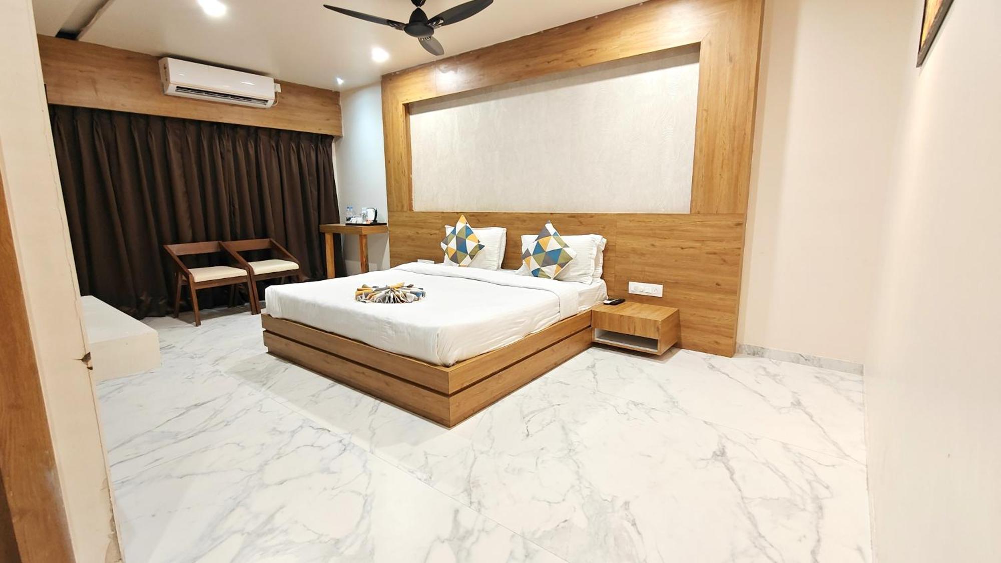 The Sky Imperial Unity Inn Garudeshwar Экстерьер фото
