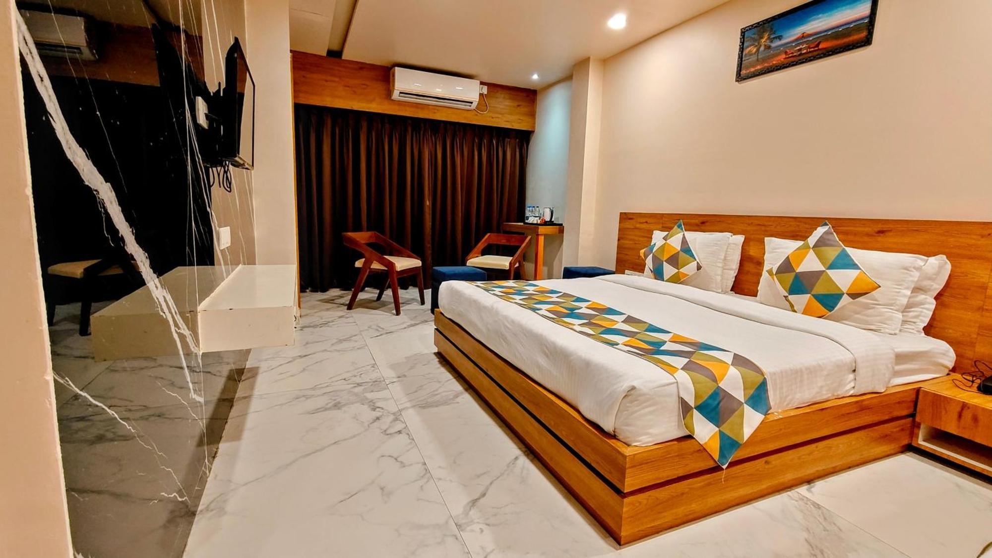 The Sky Imperial Unity Inn Garudeshwar Экстерьер фото