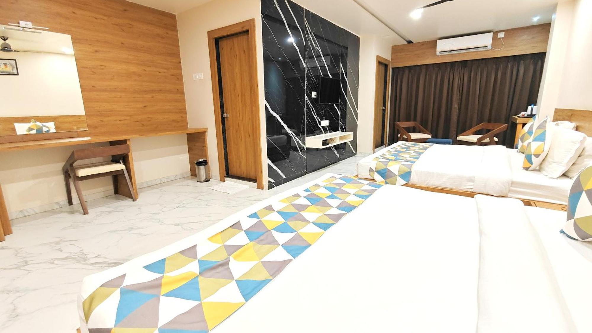 The Sky Imperial Unity Inn Garudeshwar Экстерьер фото