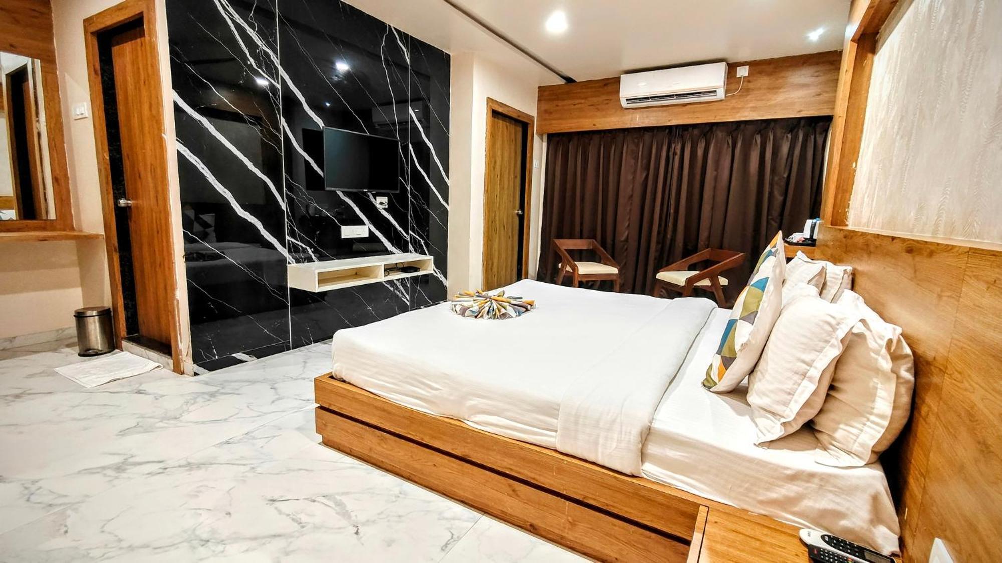 The Sky Imperial Unity Inn Garudeshwar Экстерьер фото