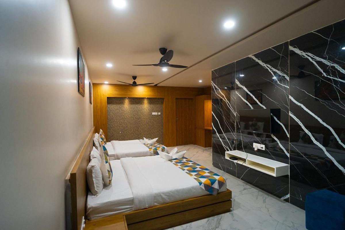 The Sky Imperial Unity Inn Garudeshwar Экстерьер фото