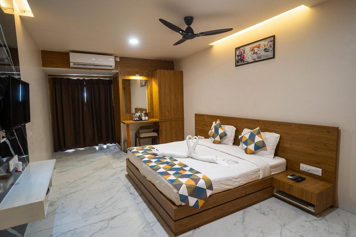 The Sky Imperial Unity Inn Garudeshwar Экстерьер фото