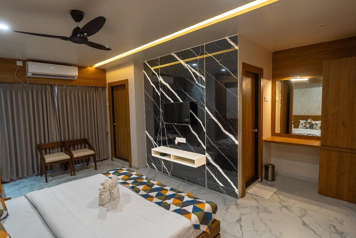 The Sky Imperial Unity Inn Garudeshwar Экстерьер фото