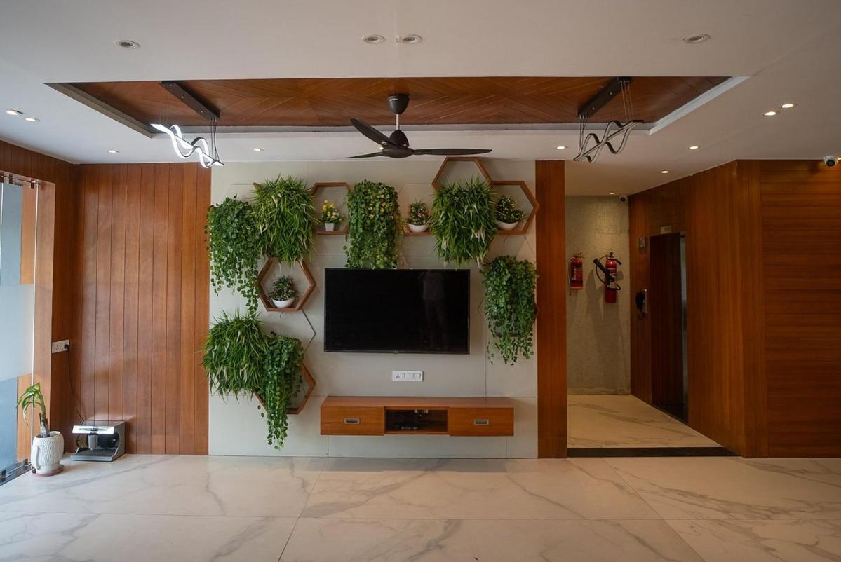 The Sky Imperial Unity Inn Garudeshwar Экстерьер фото